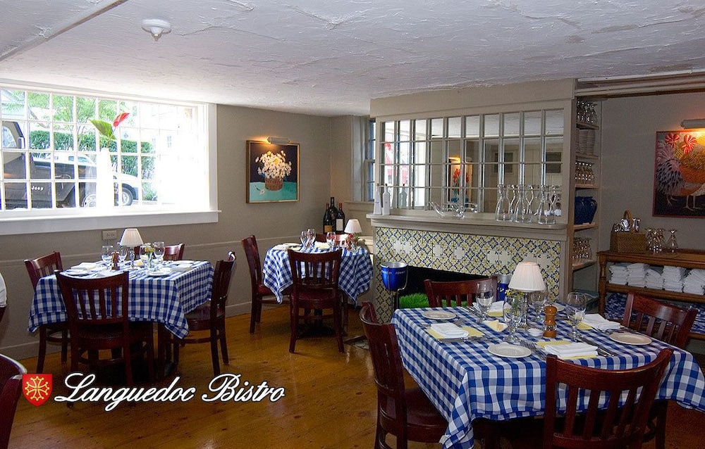 Languedoc Inn & 3 Hussey St Guest House