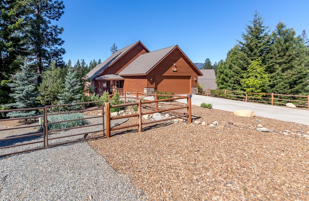 Tiger Lilly Lodge