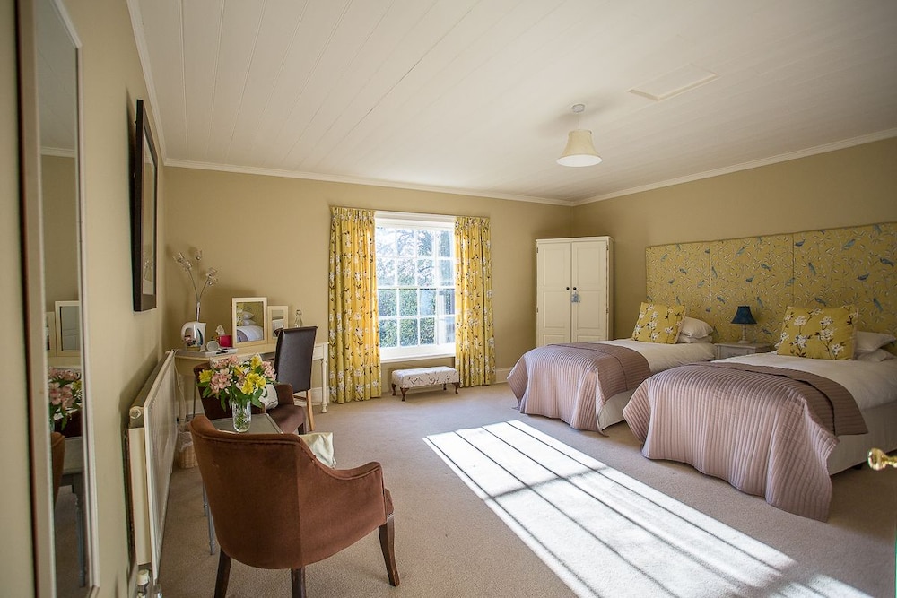 Sidney House Farm view 5
