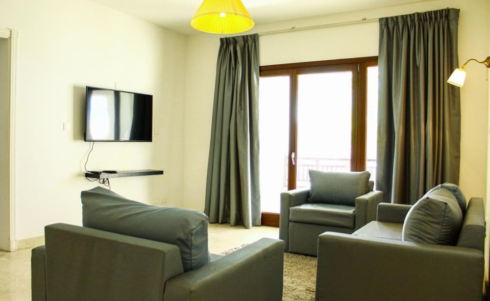 Exclusive 3-bedroom Marina Escape