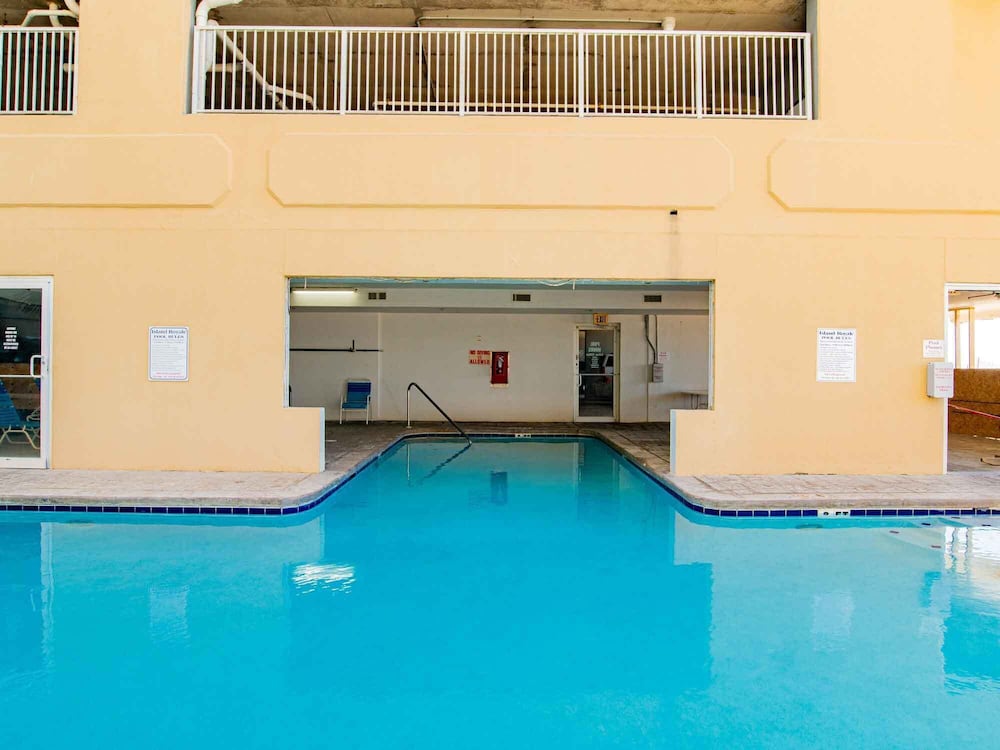 Island Royale Penthouse #202 by Southern Vacation Rentals