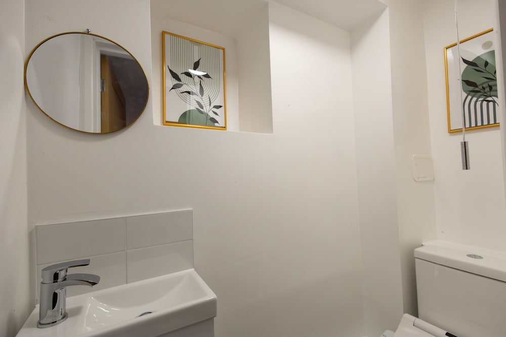 Bath Bliss Retreat - 7 Bedroom House