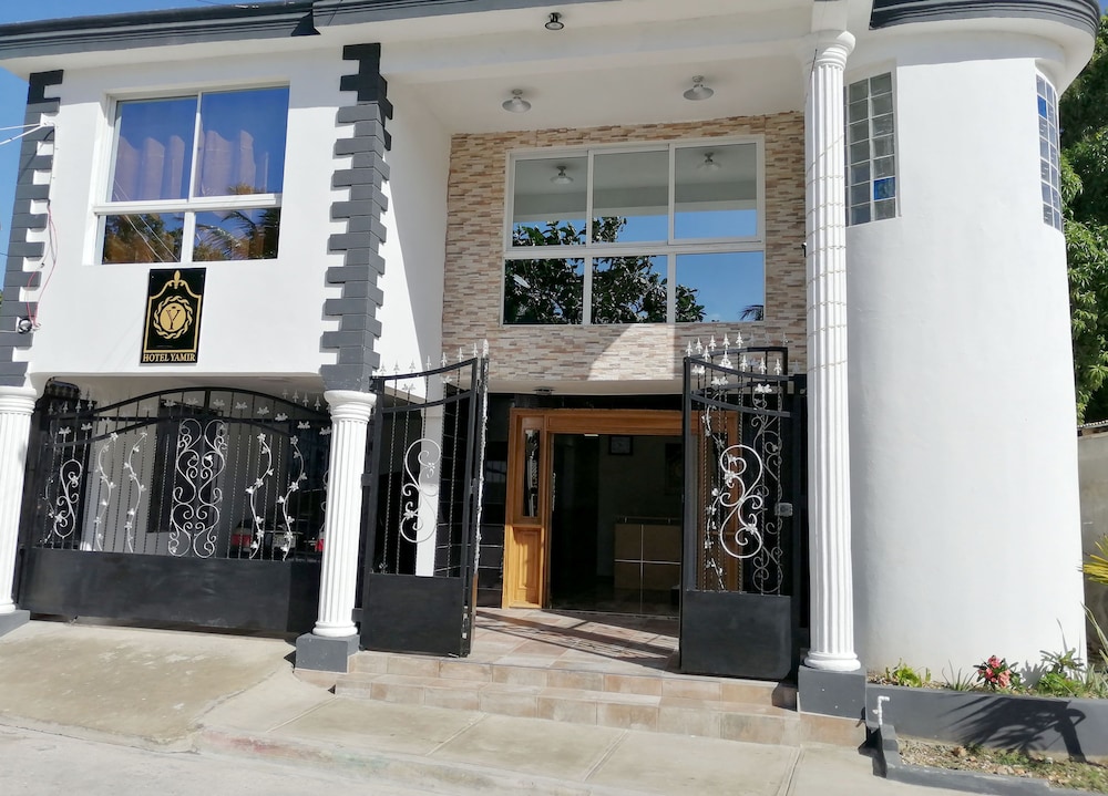 Hotel Yamir - Image 1