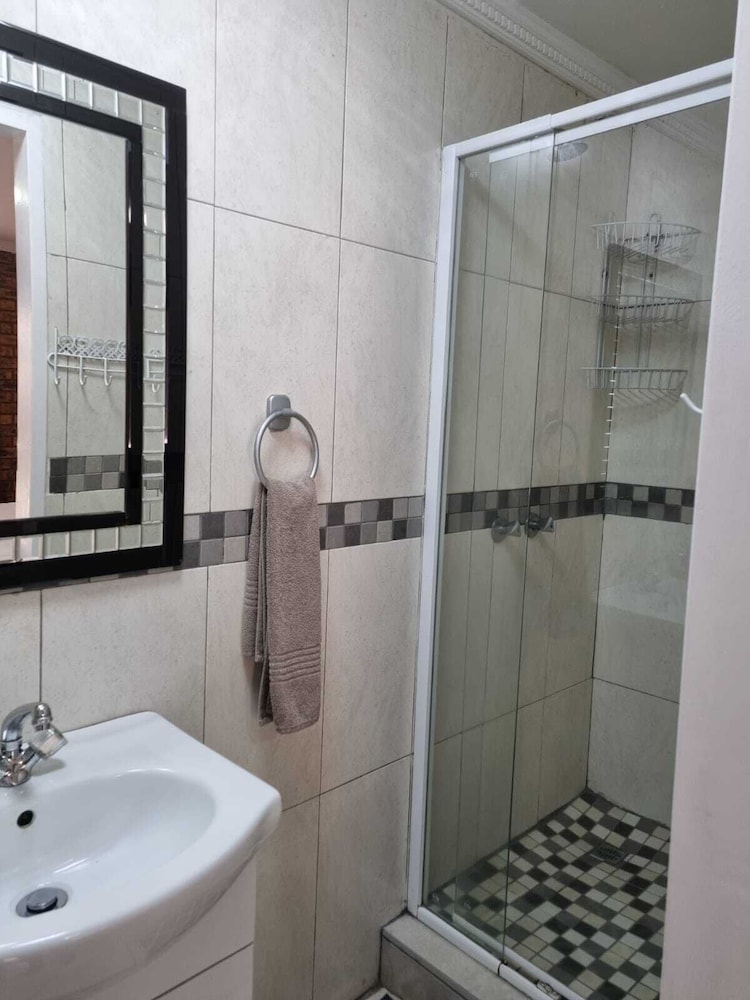 Emerald Guesthouse