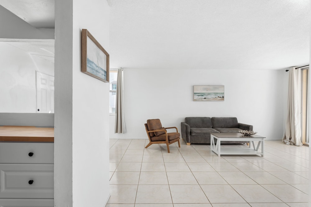 Bay Harbor Sunset Two Bedrooms Apt