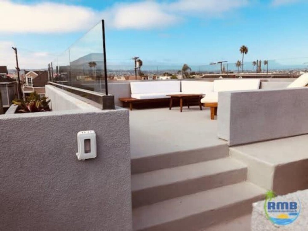 Rent Mission Beach 3Br Combo Top 2 Units