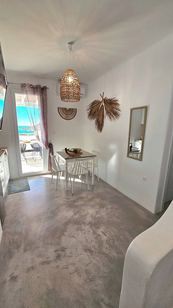 Mykonos4Islands Seaside Homes and Suites