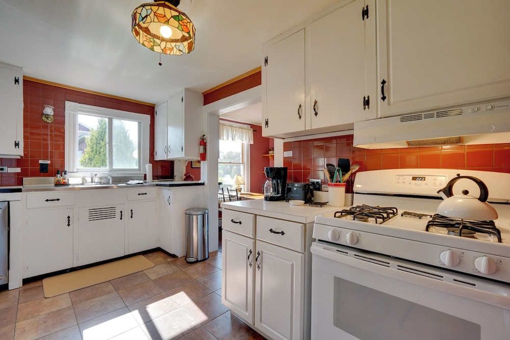 'john's Farmhouse in Mount Snow' on 120 Acres!