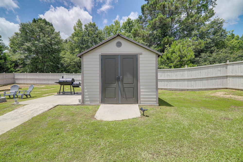 Shop, Fish & Explore: Suburban Home in Loganville!