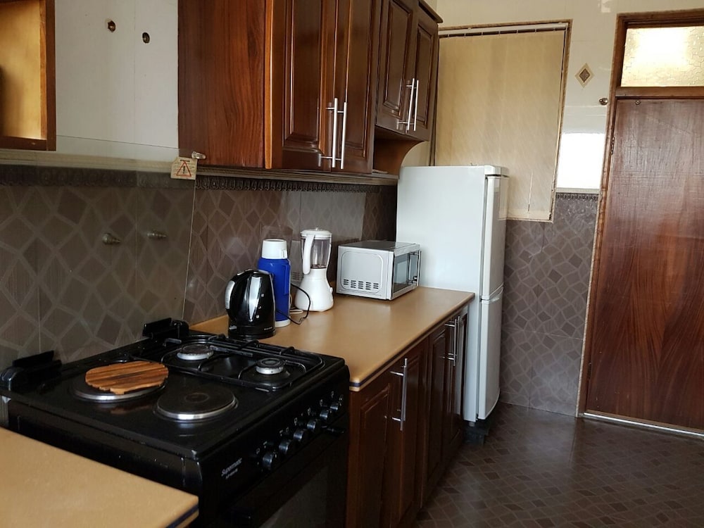 2Bedrooms Private. Apart. Junction Mall view 3