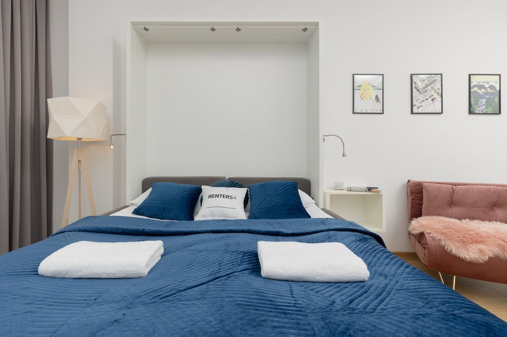 Studios 216 Jerozolimskie Ave by Renters view 4