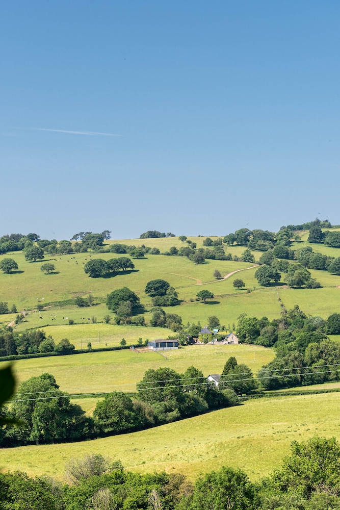 Alltybrain Farm Cottages and B&B