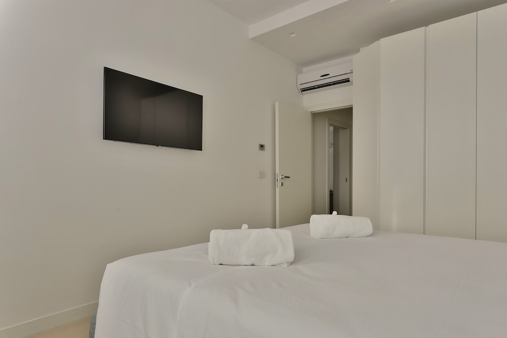 Elegant 2-bed apt in the Centre of Milan