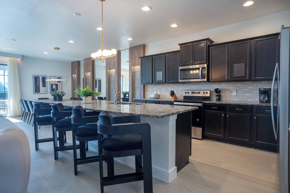 Luxury Home With Pool Game Room Cinema