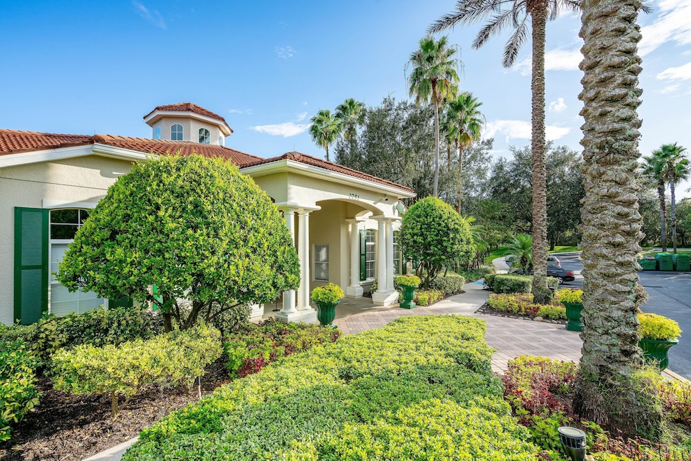 Orlando and Kissimmee Town homes by MyOrlandoStay