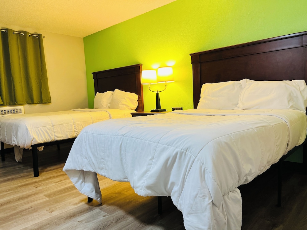 Super Inn by OYO Lansing MI