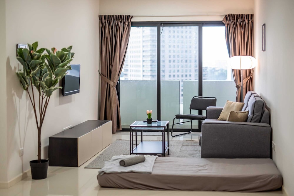 A Lovely & Comfy Suite at Suasana Suites JB 11