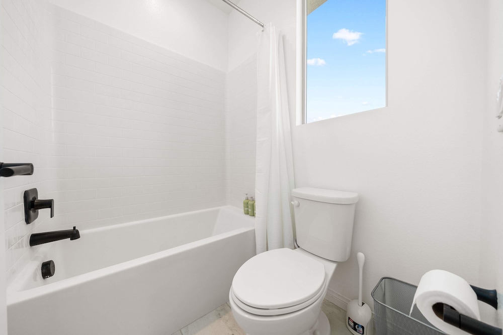 @ Marbella Lane - Curated 5BR in Upscale RMV Haven