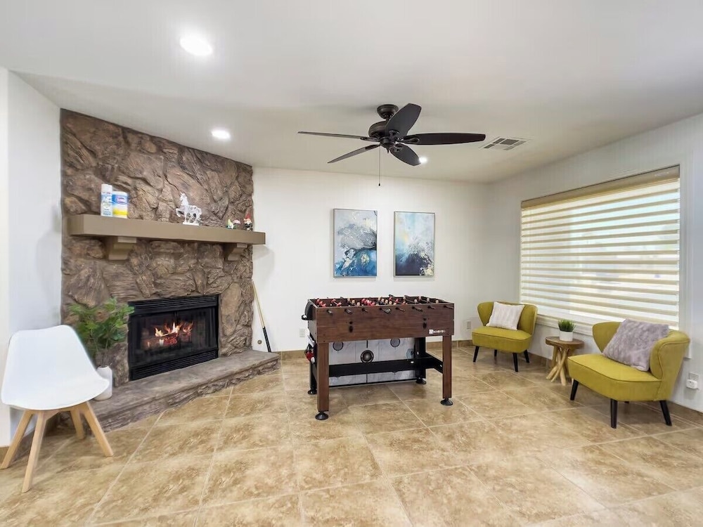 Chandler oasis with pool & hot tub