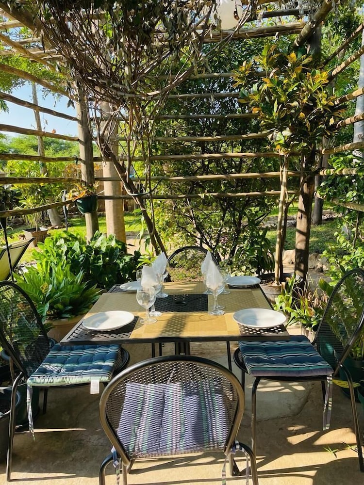 Beulah Court Vineyard Guest House
