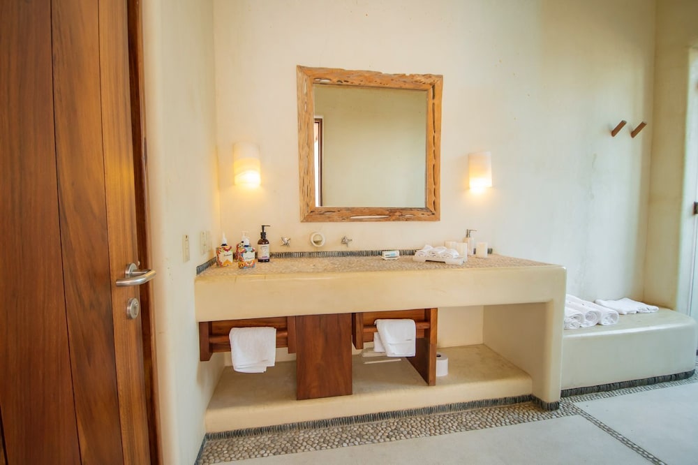 Casa Don Luis Luxury beachfront house view 3