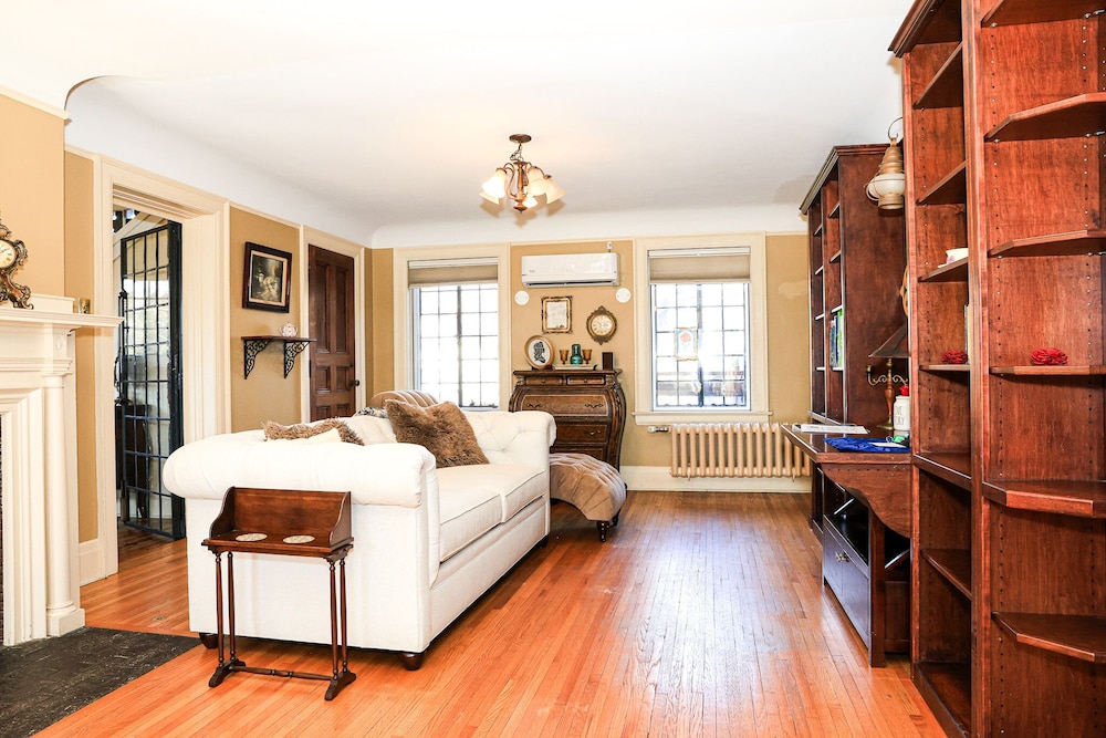 Stone Chalet B&B Inn and Event Center