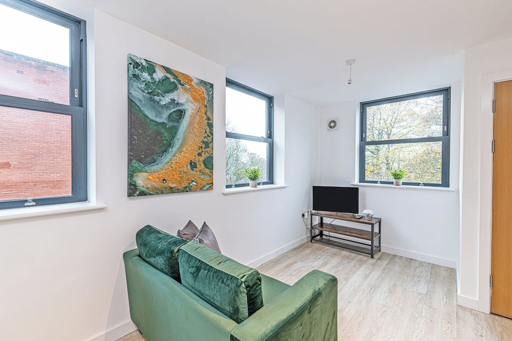 Guild House By Guestz