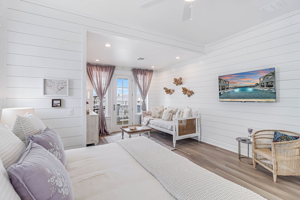 Beach Grace 204 TAI