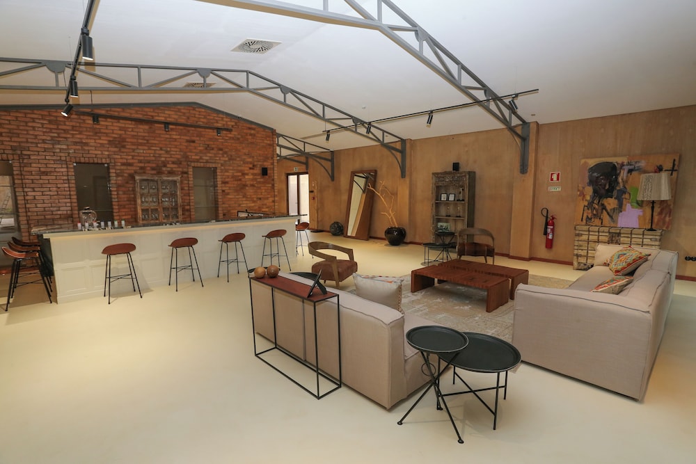 Mumba Lodge by Flow