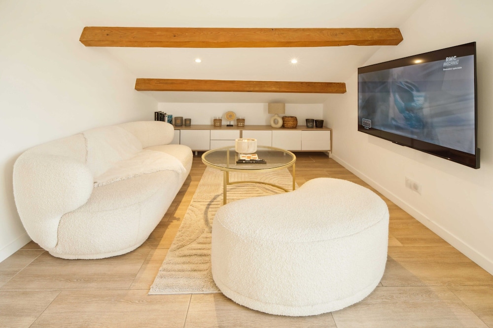 Bright Apartment - AC- 2P - Center of St Tropez