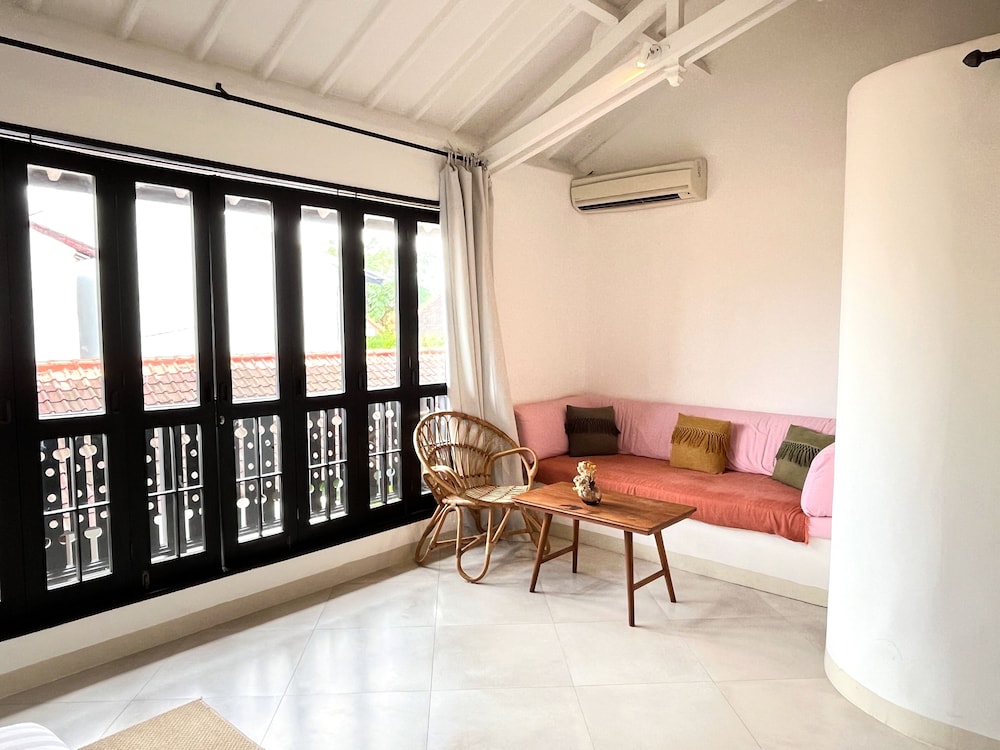 Lovely 2BR Villa Close to The Beach