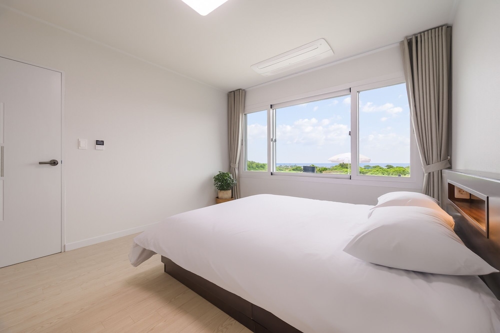 Gimnyeong stonewall Private Pool Villa