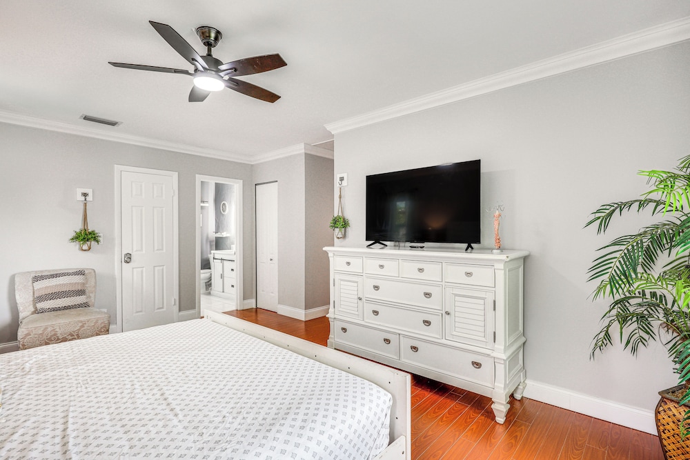 Sun-soaked Pompano Beach Home w/ Private Pool!