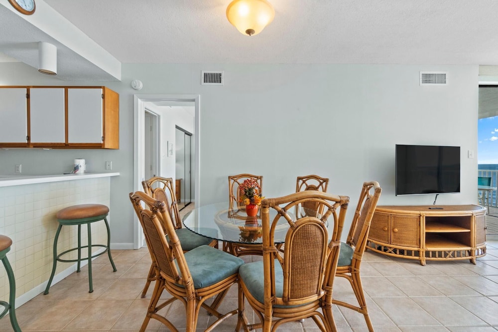 Romar Place 903