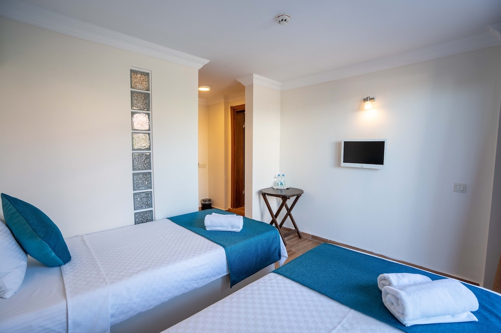 Cunda Giritlioğlu Otel Yetişkinlere Özel +12 - Image 25