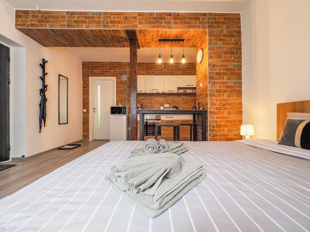 Ben Apartments