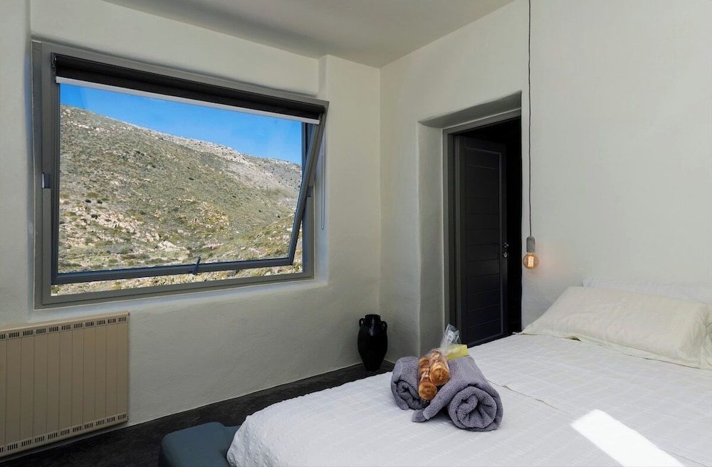 Villa Pegasus - Allparos Villas for 4-6
