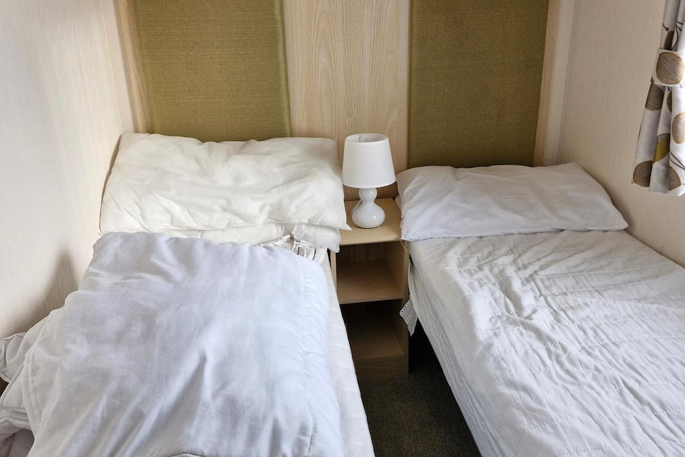 3-bed Caravan, Sleeps 8 With Pool