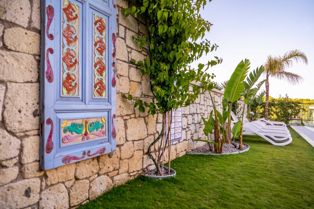 Cemal Alaçatı Butik Otel - Image 26