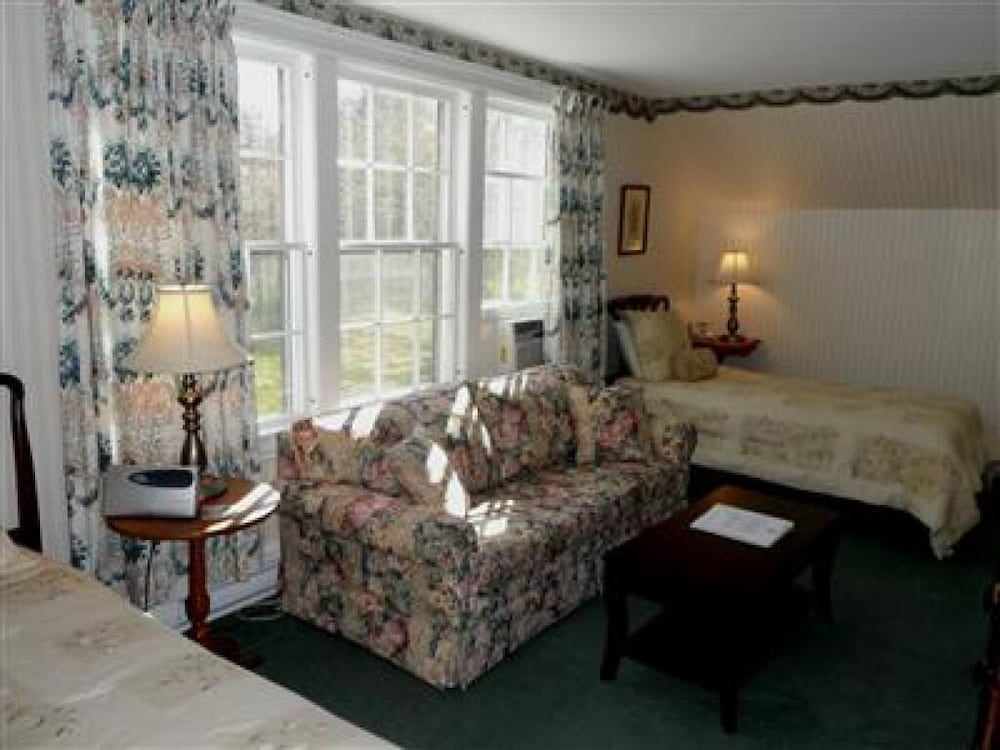 Hillsdale House Inn