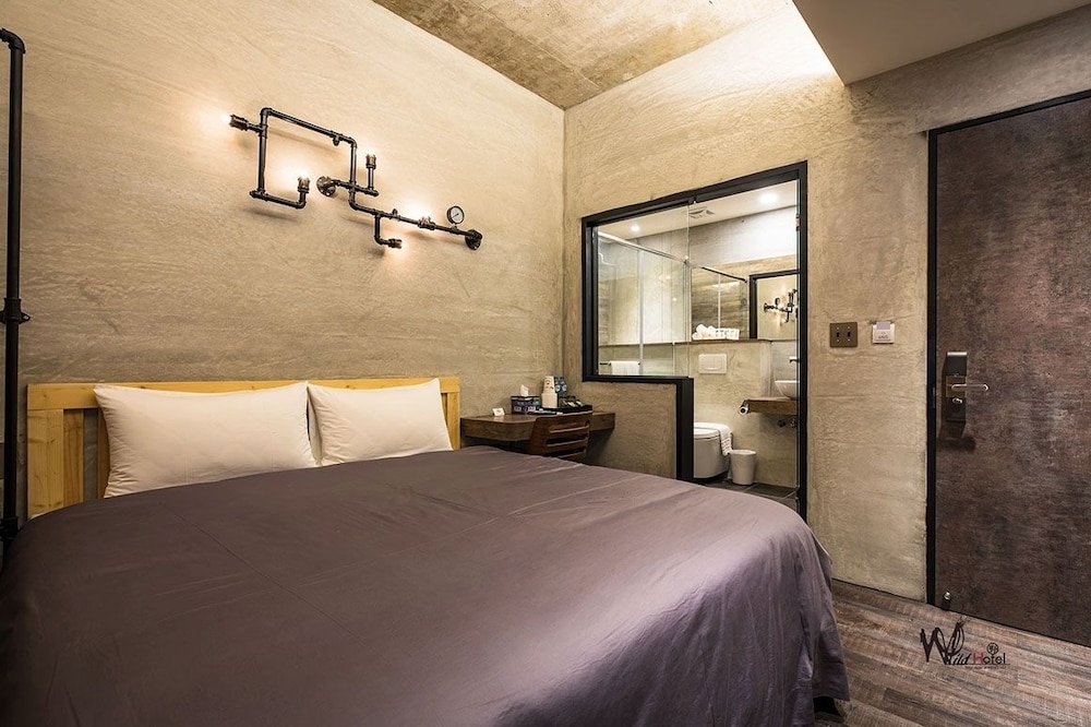 Wild Hotel