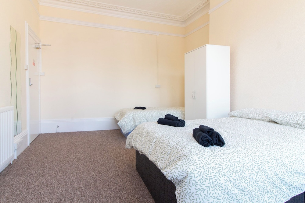 Brookvale Guest House Room 2