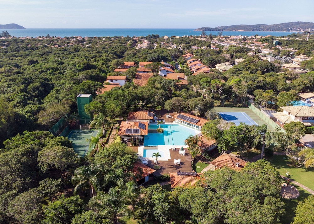 Bz10 Casa 4 suítes em condomínio clube