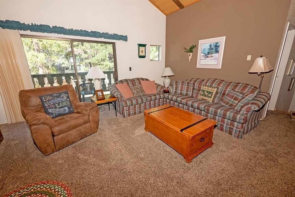 3407 Pine Hill 2 Bedroom Home by RedAwning view 4