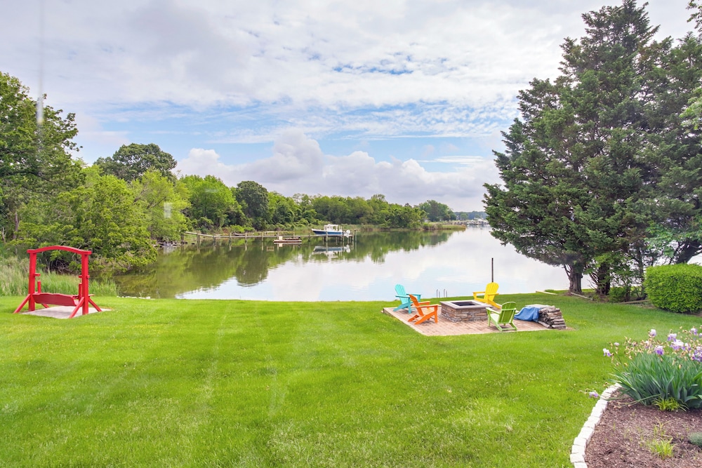 On-site Boat Dock: Queenstown Home w/ Pool & Yard!