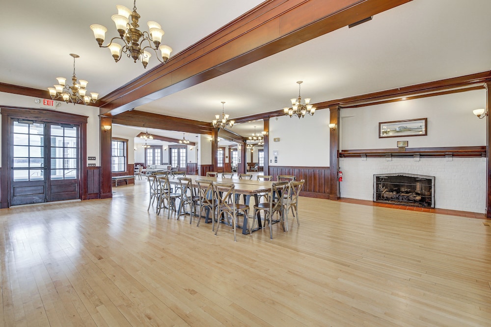 meeting & event spaces