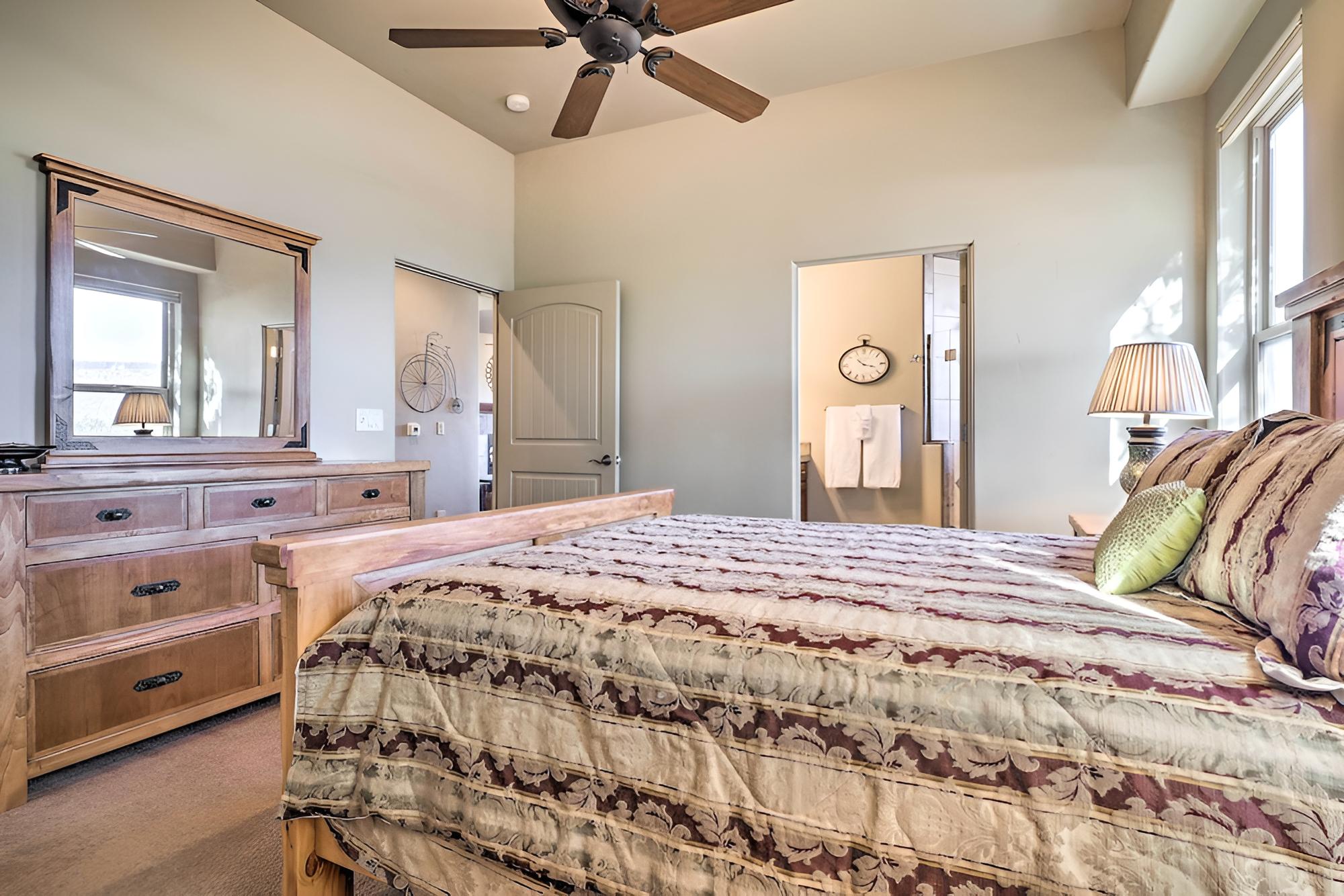 St. George Condo w/ Stunning Views, Near Dtwn view 2