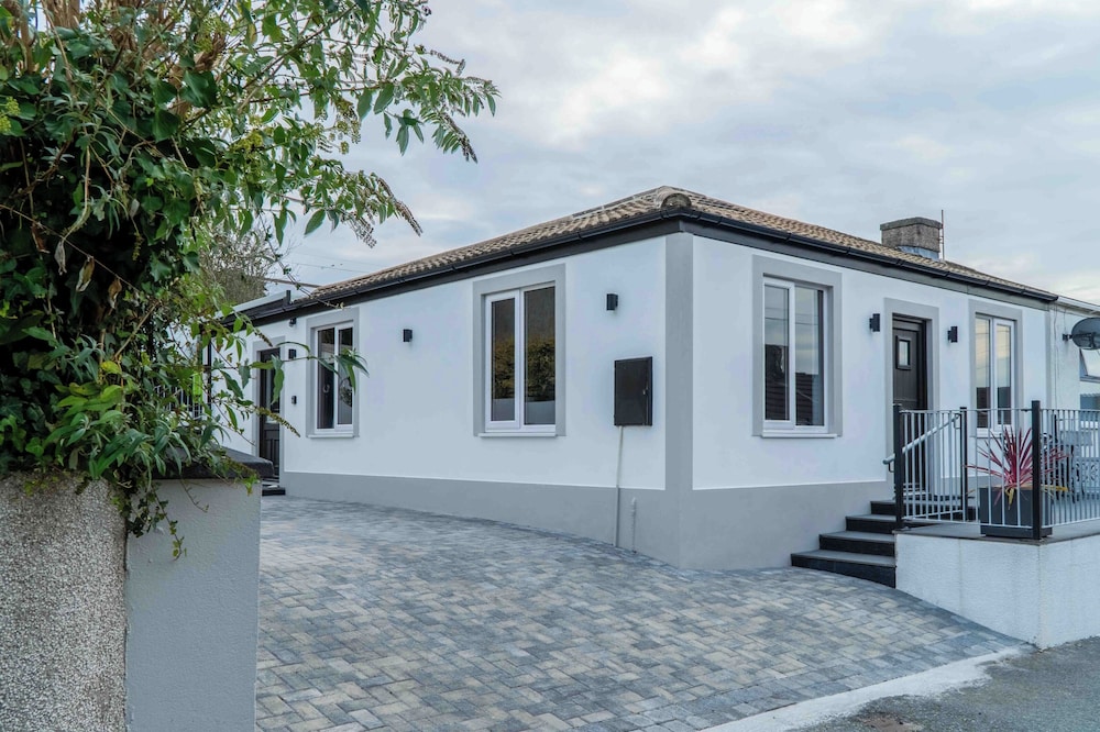 Wiston Street - 2 Bedroom Holiday Home - Pembroke