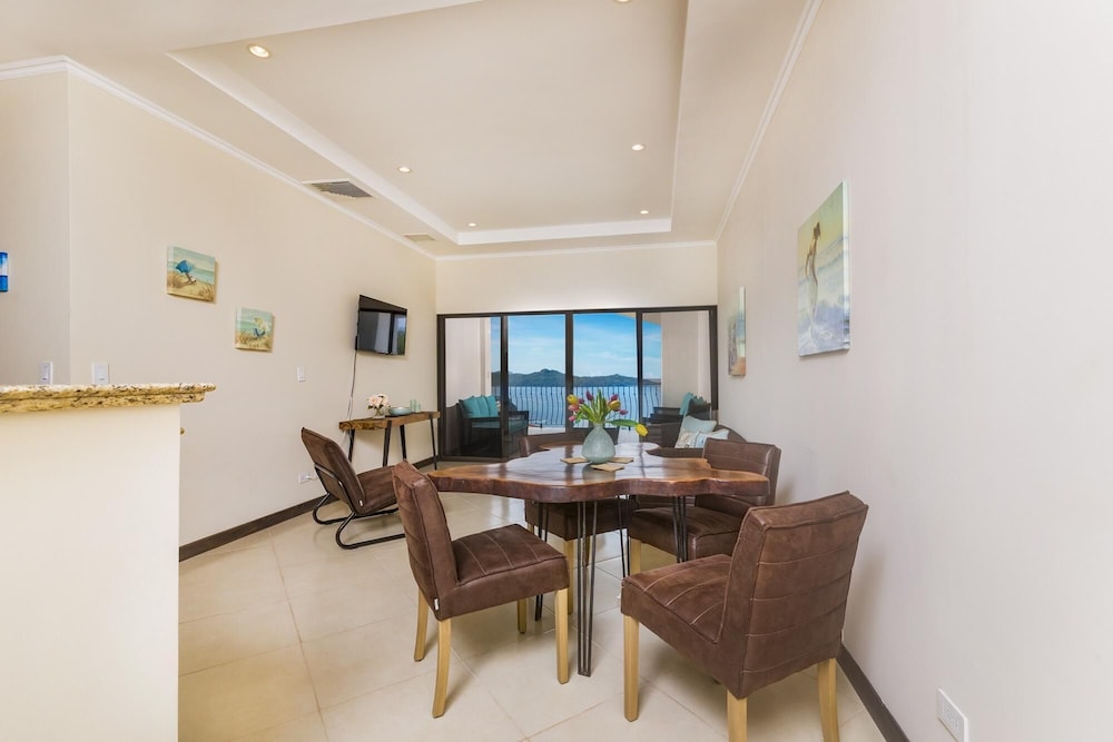 Playa Flamingo Comfortable 3 BR Oceanview Condo - Flamingo Towers 17 view 3