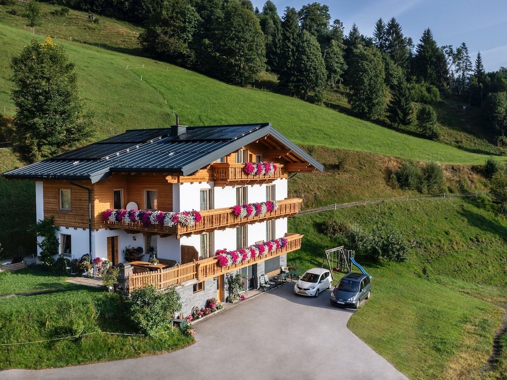 Cozy Apartment in Sankt Johann im Pongau near Ski Area